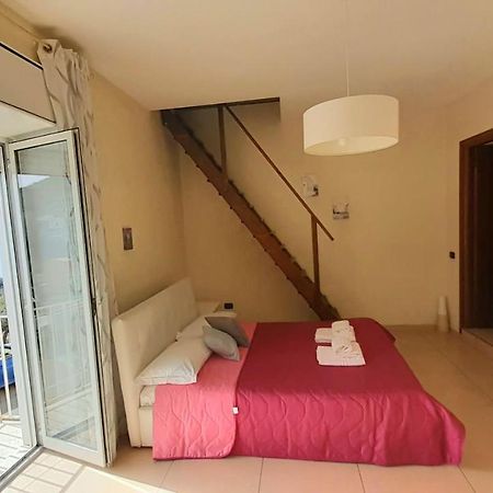 Apartment Regina Giovanna Sorrento Bagian luar foto